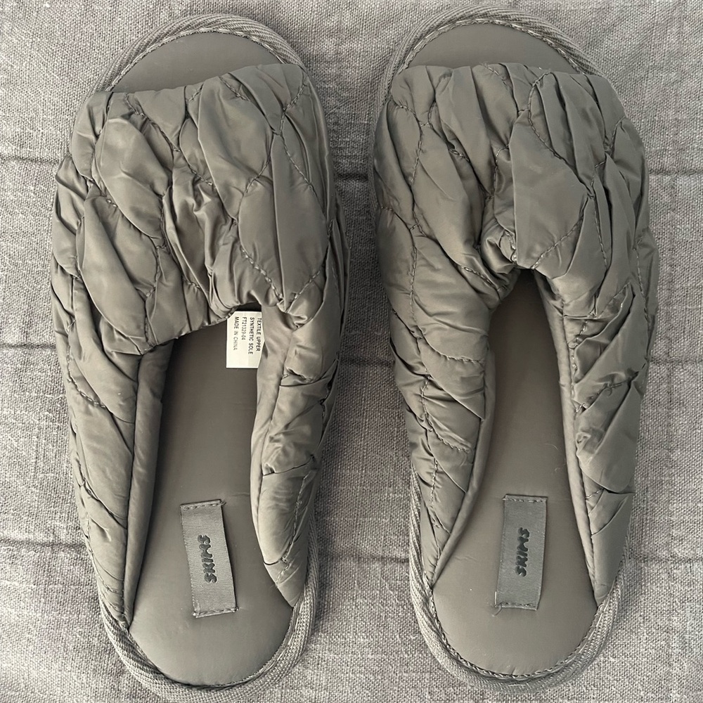 SKIMS Quilted Gray Women's Slippers
